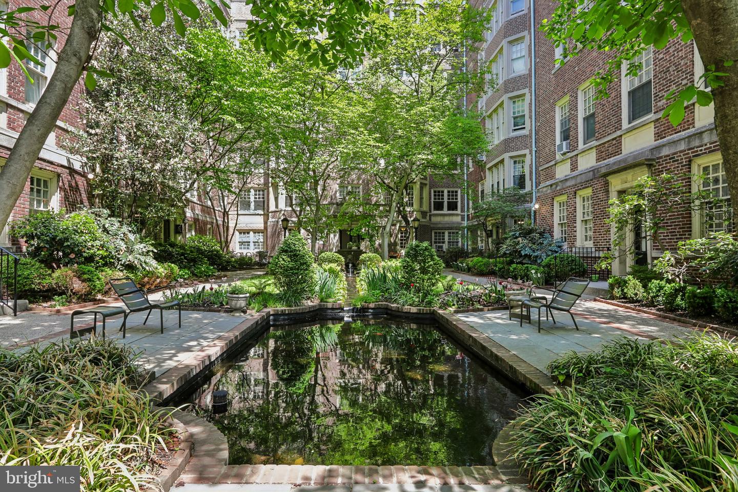 4637 Pine Street #d511