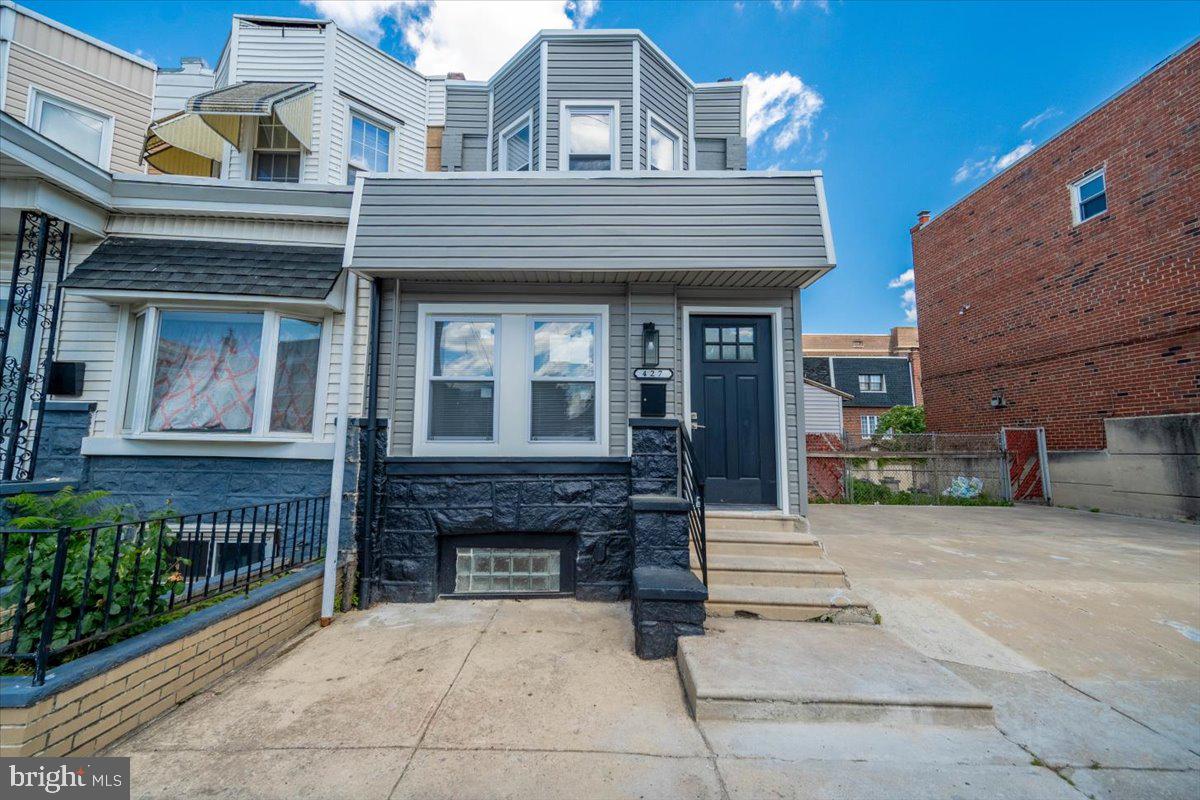 427 W Shunk Street