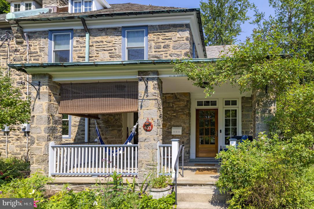 423 Carpenter Lane
