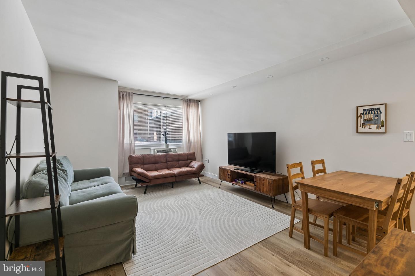 2101 Chestnut Street #303