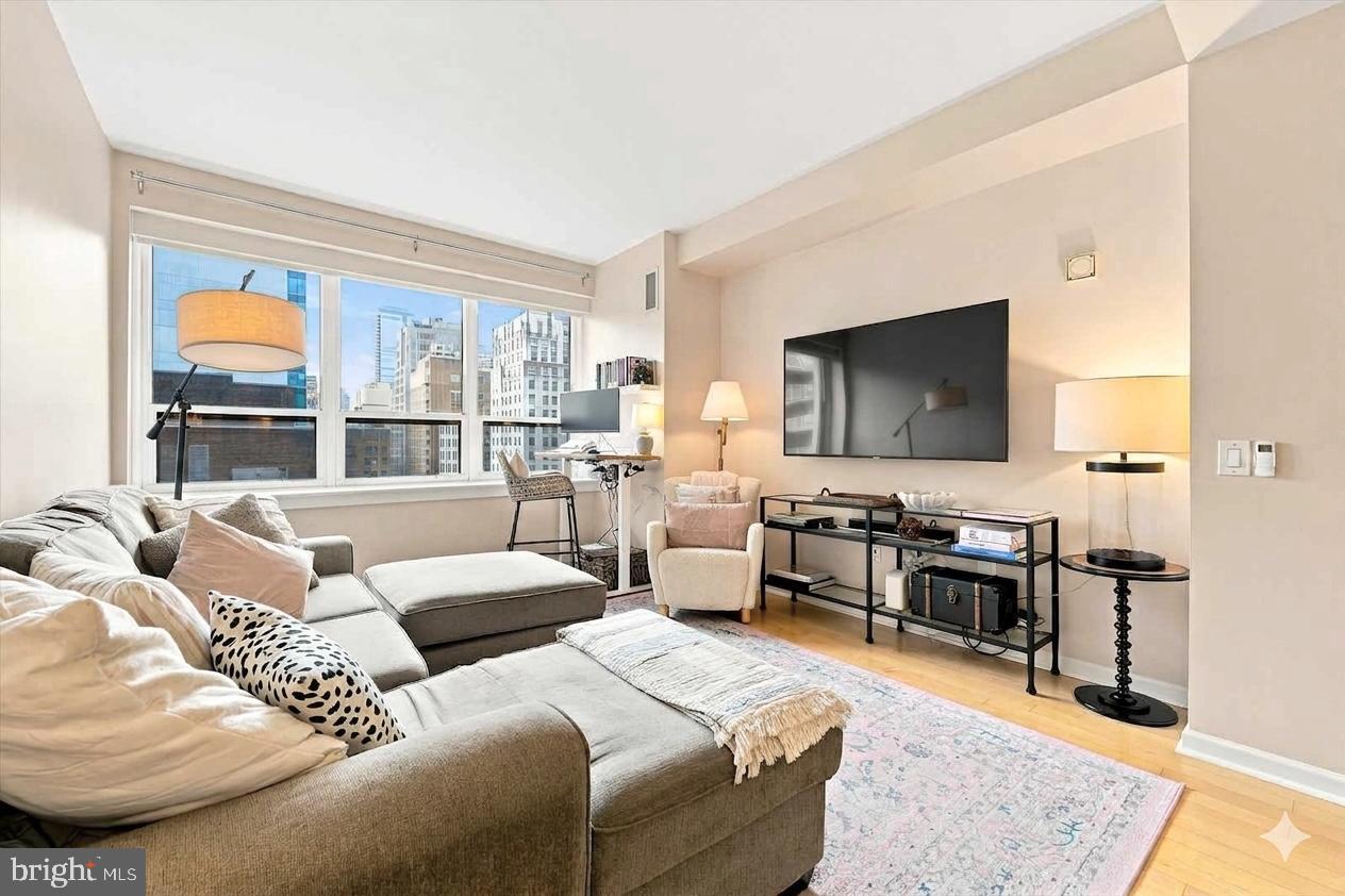 1425 Locust Street #12e