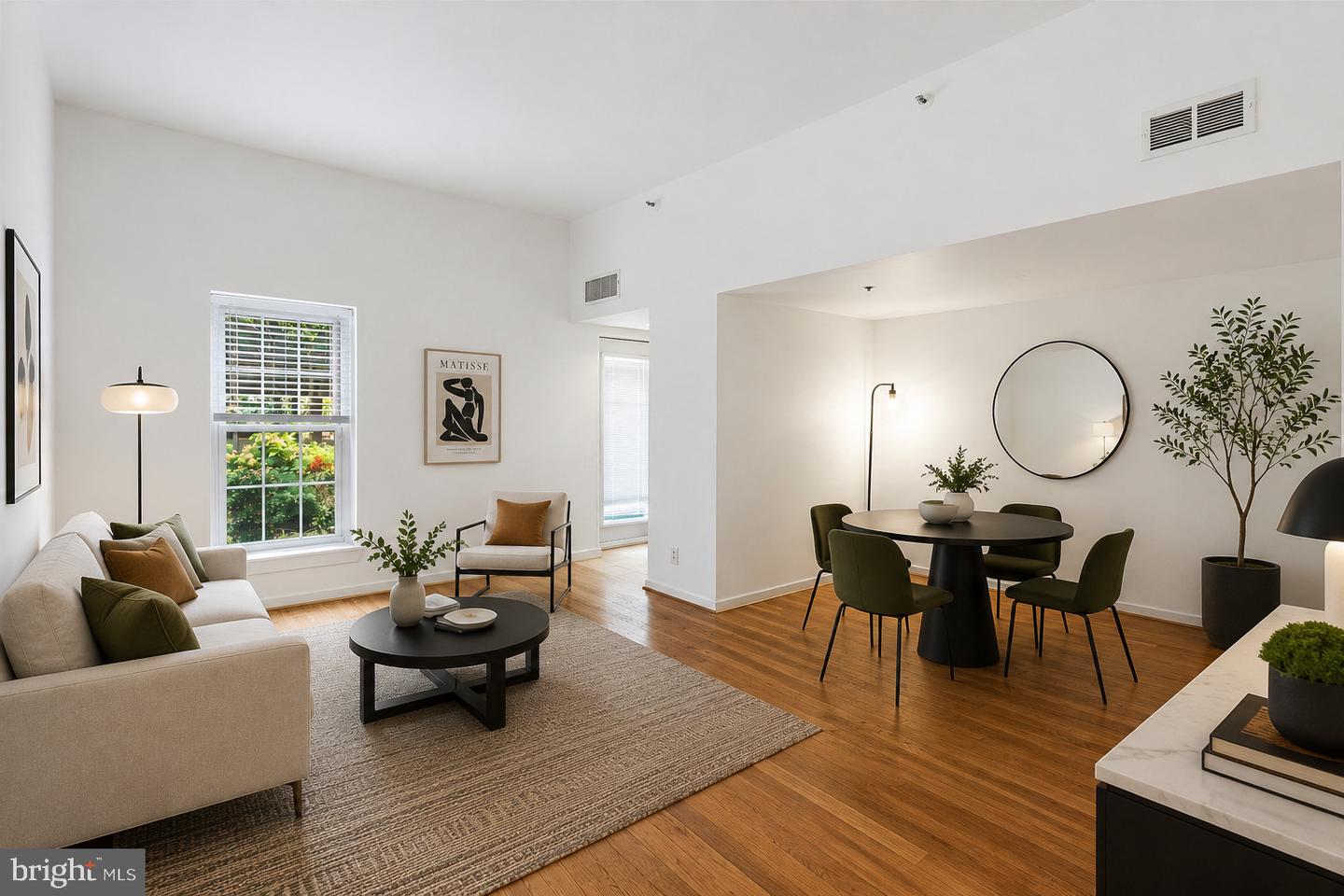 301 Race Street #c010
