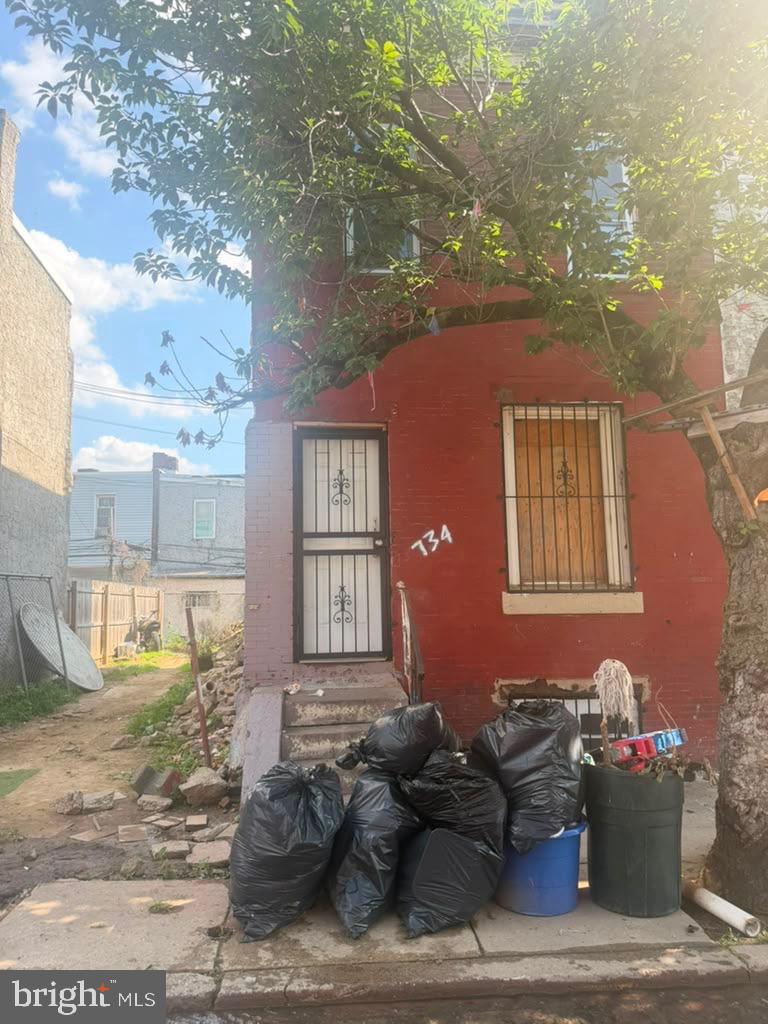 734 W Russell Street
