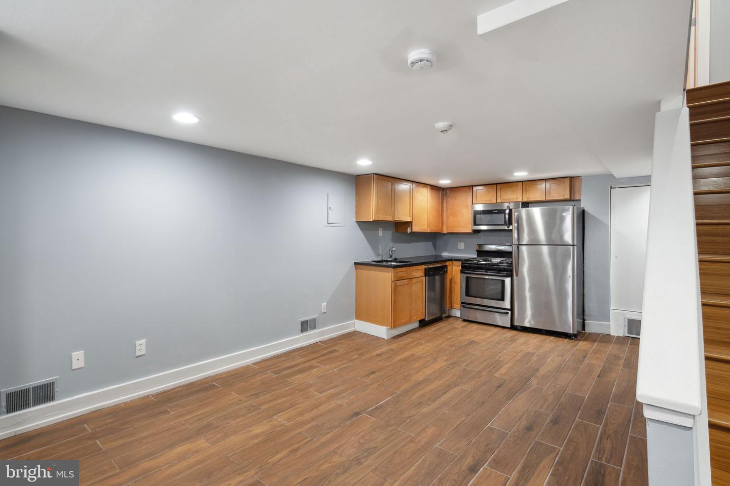 2351 Christian Street #b
