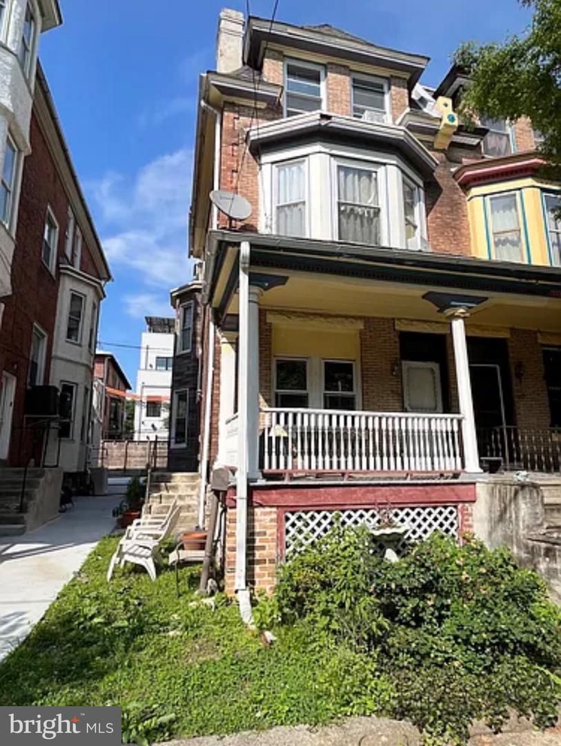819 S Saint Bernard Street