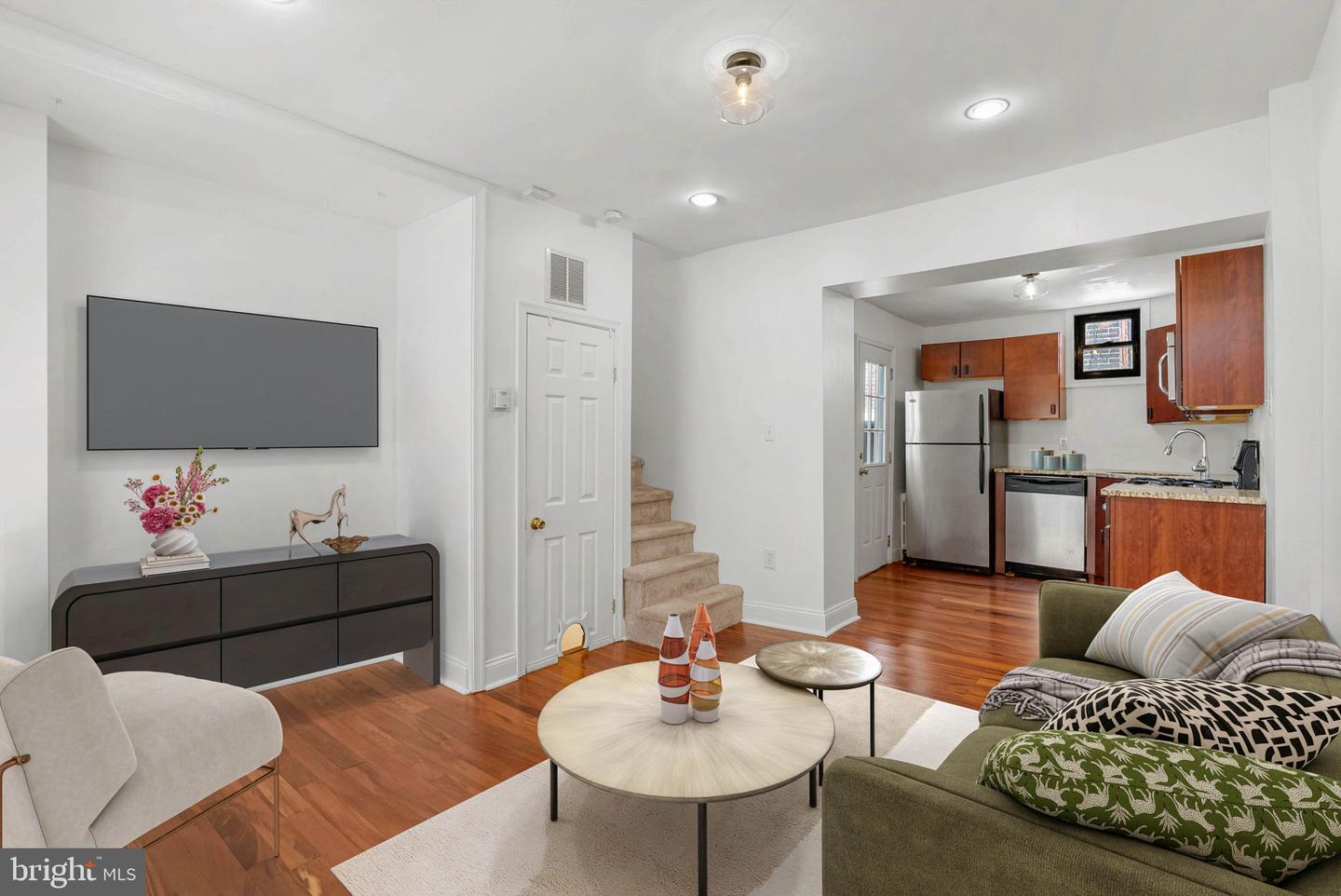 525 Fitzwater Street #3