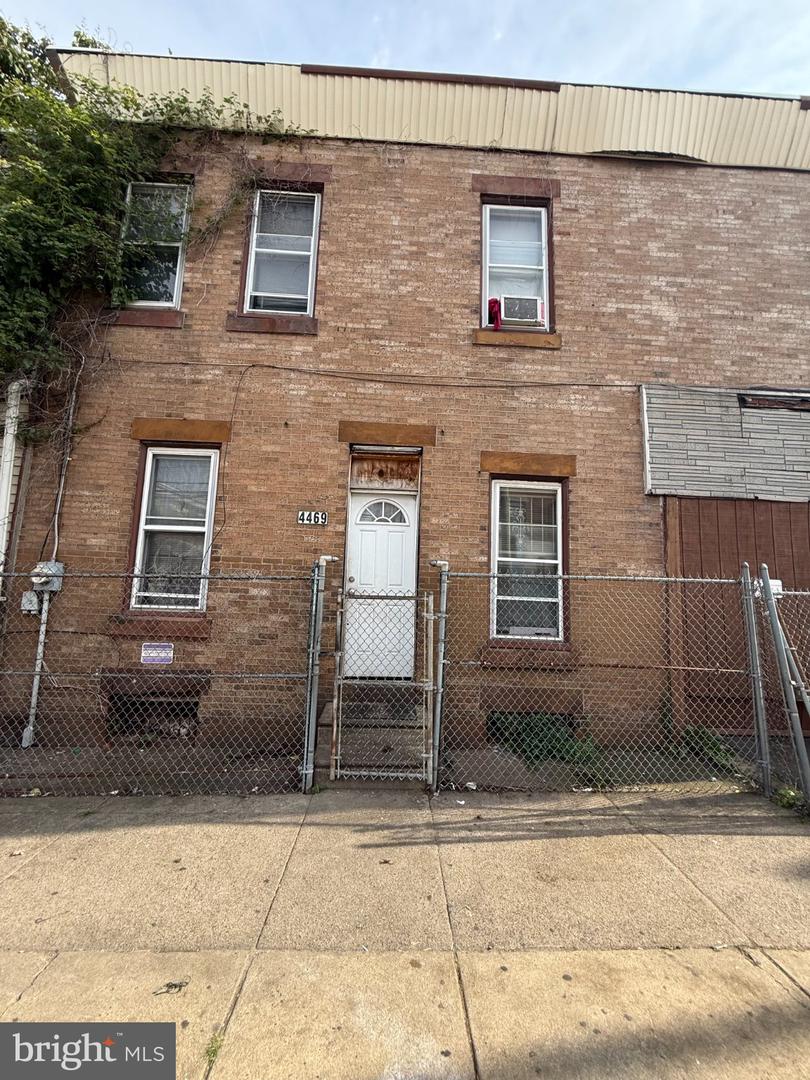 4469 N Gratz Street