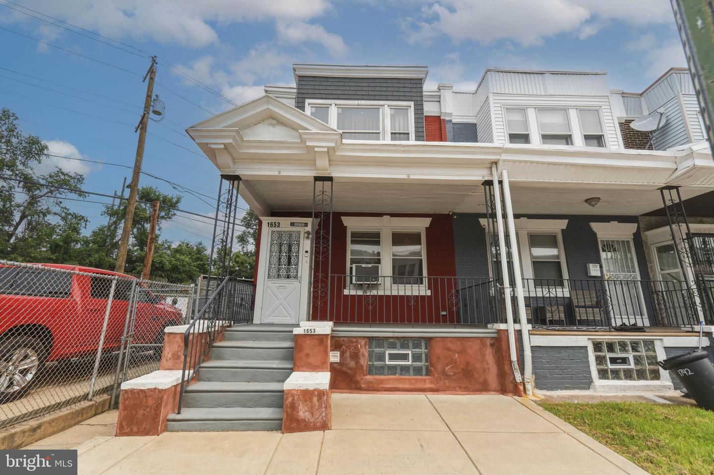 1653 W Mentor Street
