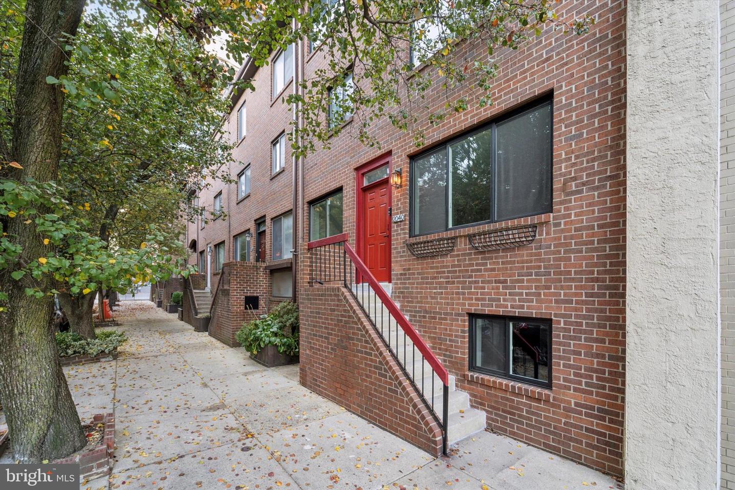 2040 Arch Street