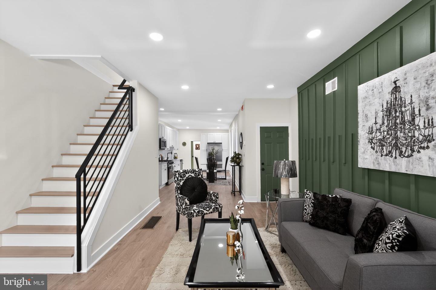 749 S 52nd Street