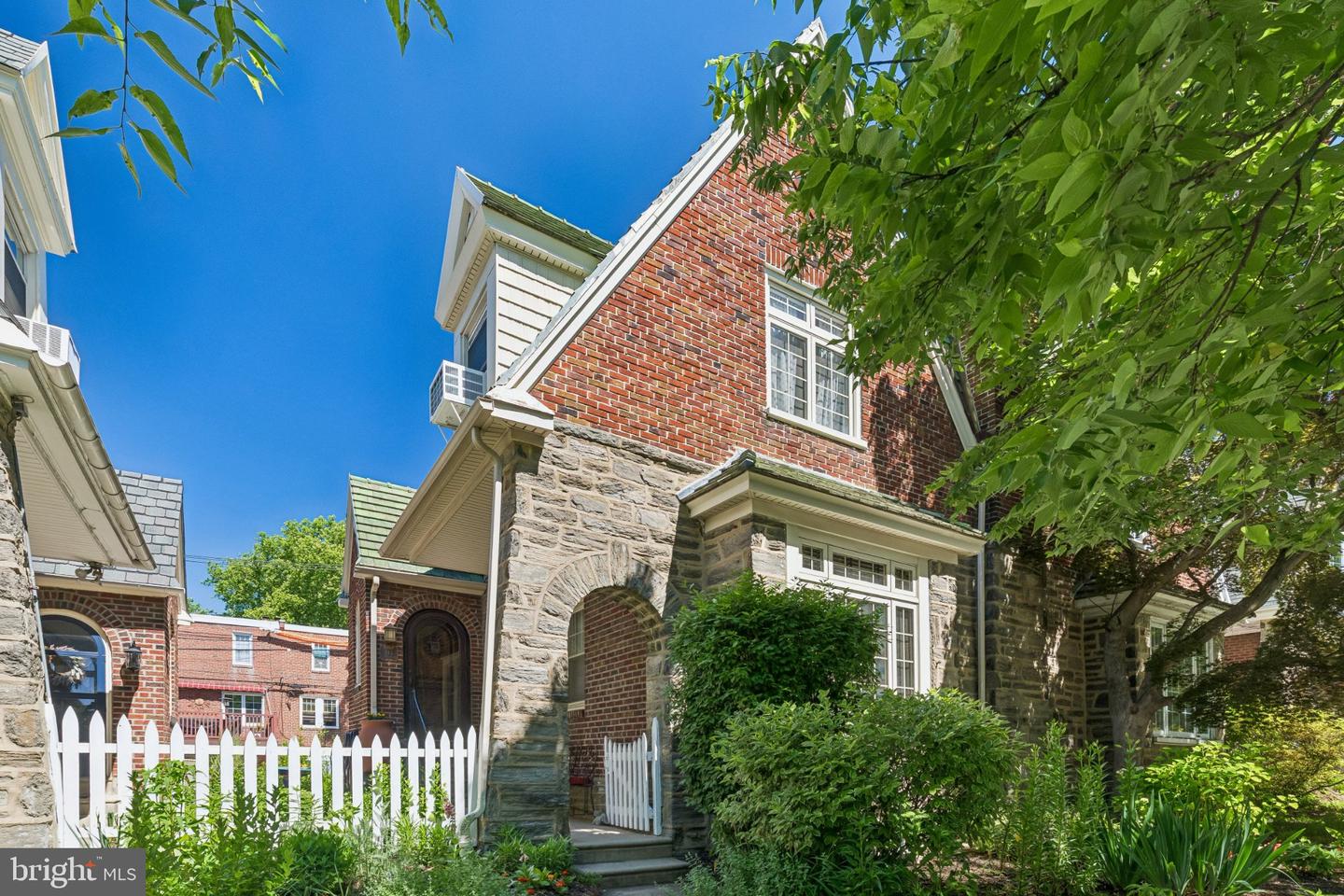 413 E Allens Lane
