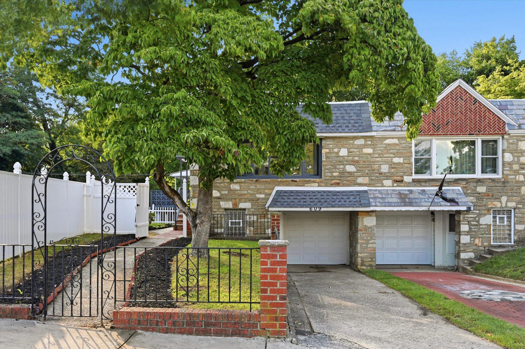 609 E Hortter Place