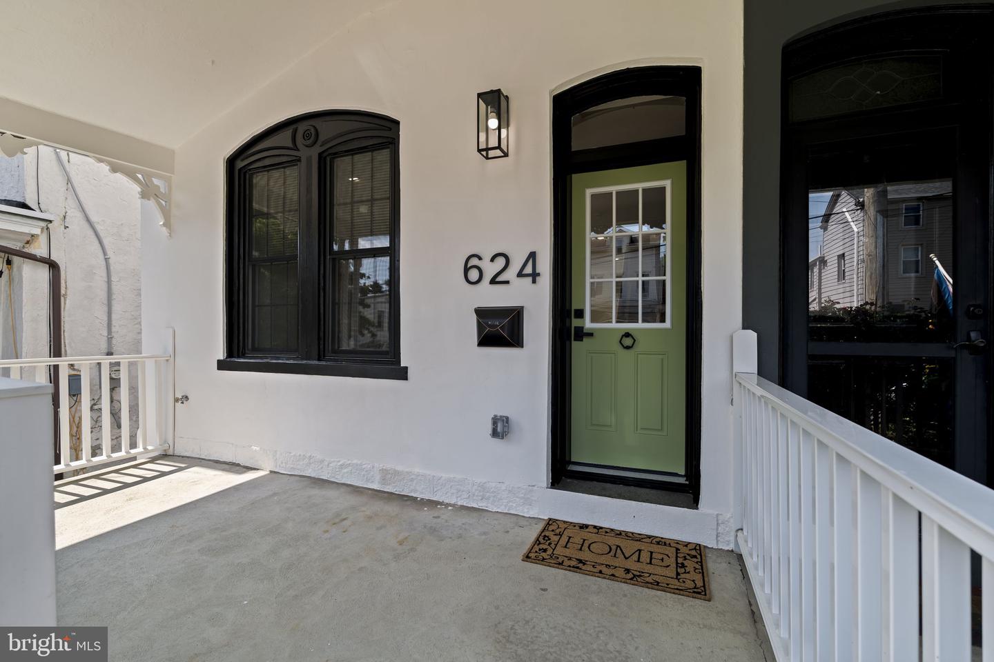 624 W Johnson Street