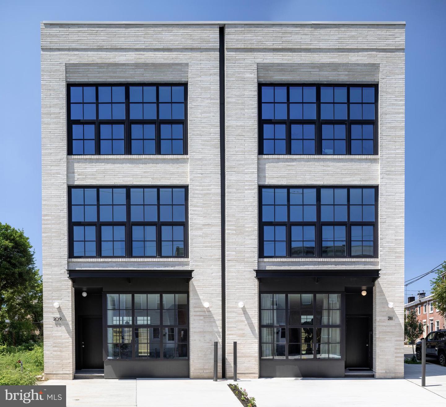209 E Wildey Street