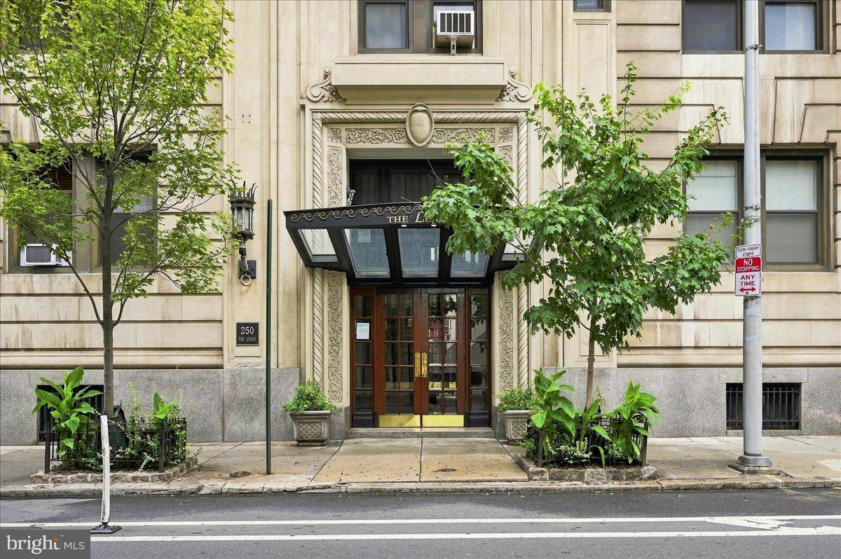 250 S 13th Street #11e