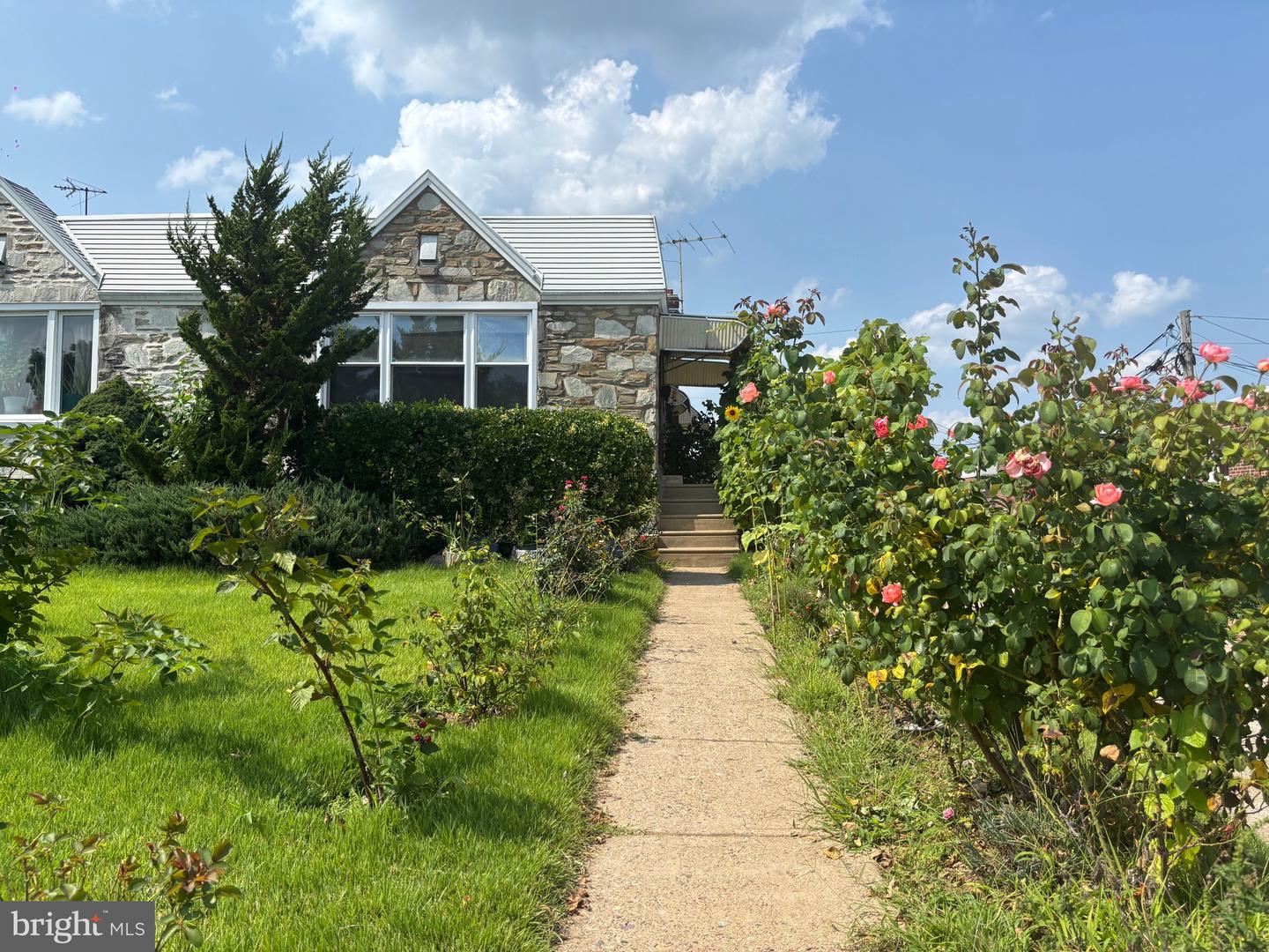 8942 Blue Grass Road