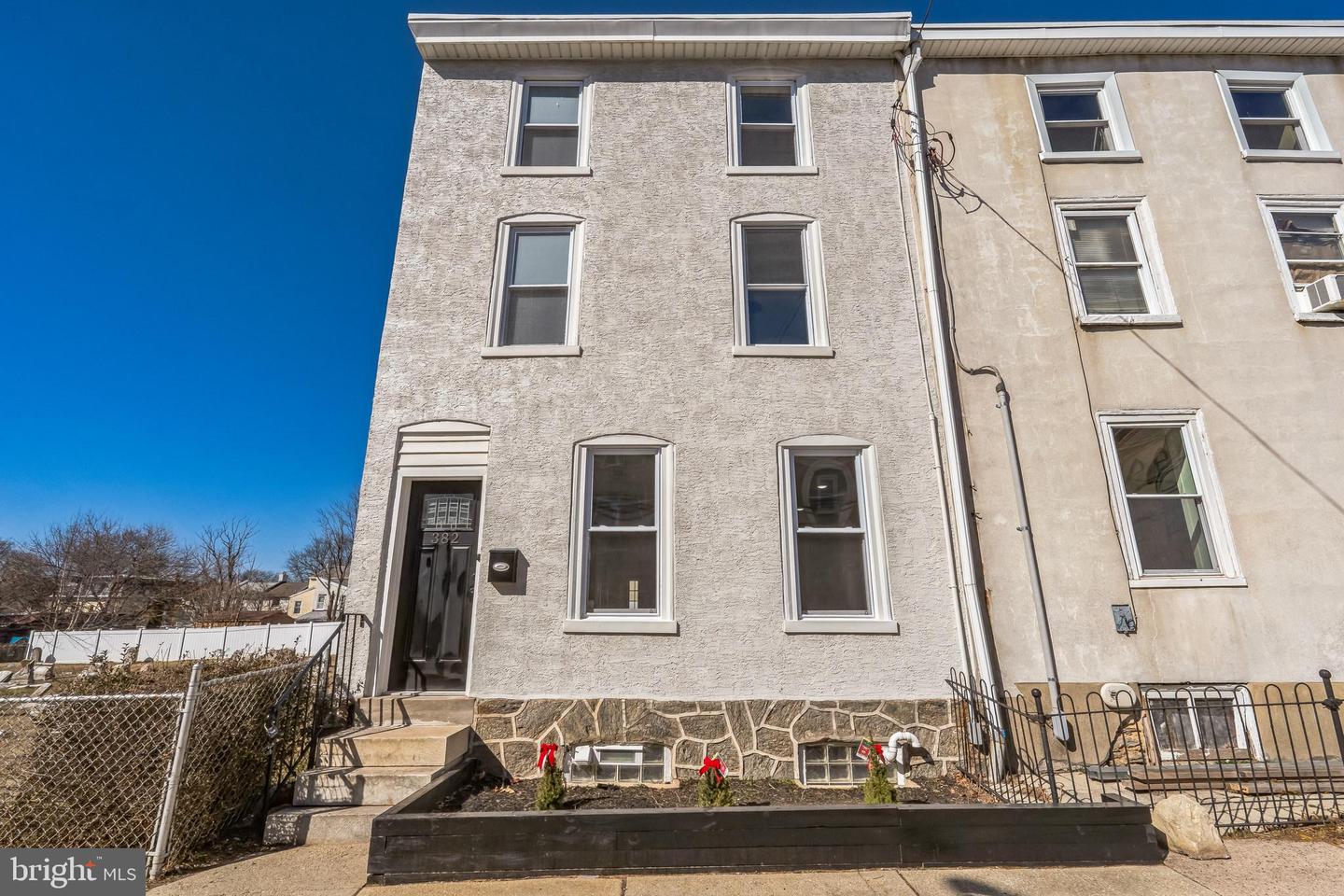 382 Martin Street