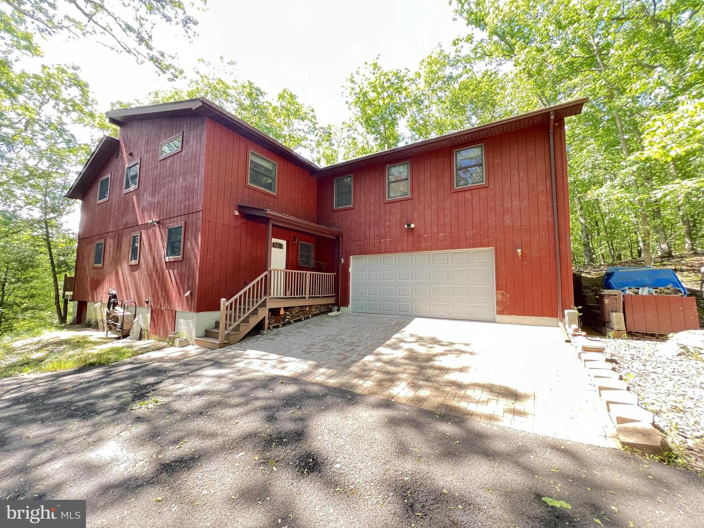 6159 Decker Road, Bushkill