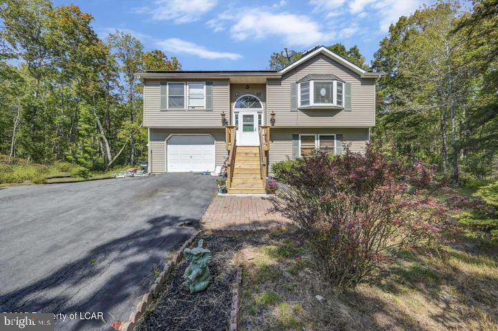 104 Yvette Court, Dingmans Ferry