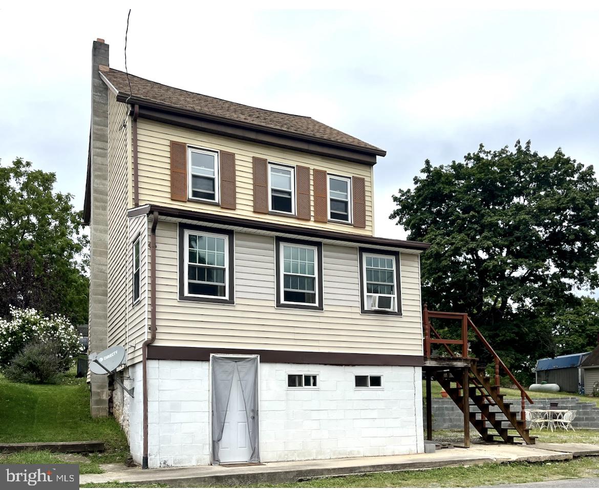 209 E Water Street, Landisburg