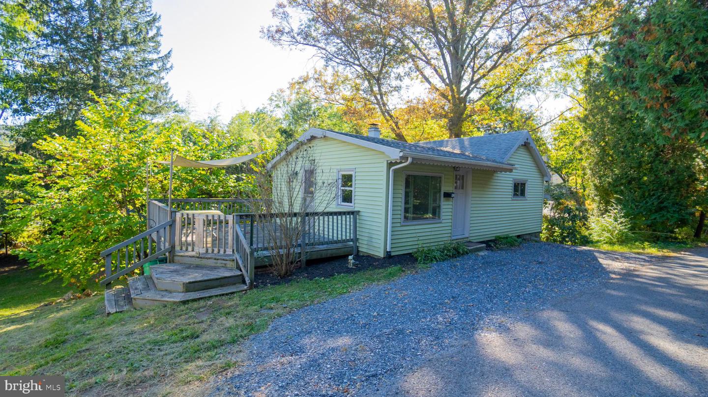 402 Funk Alley, Marysville