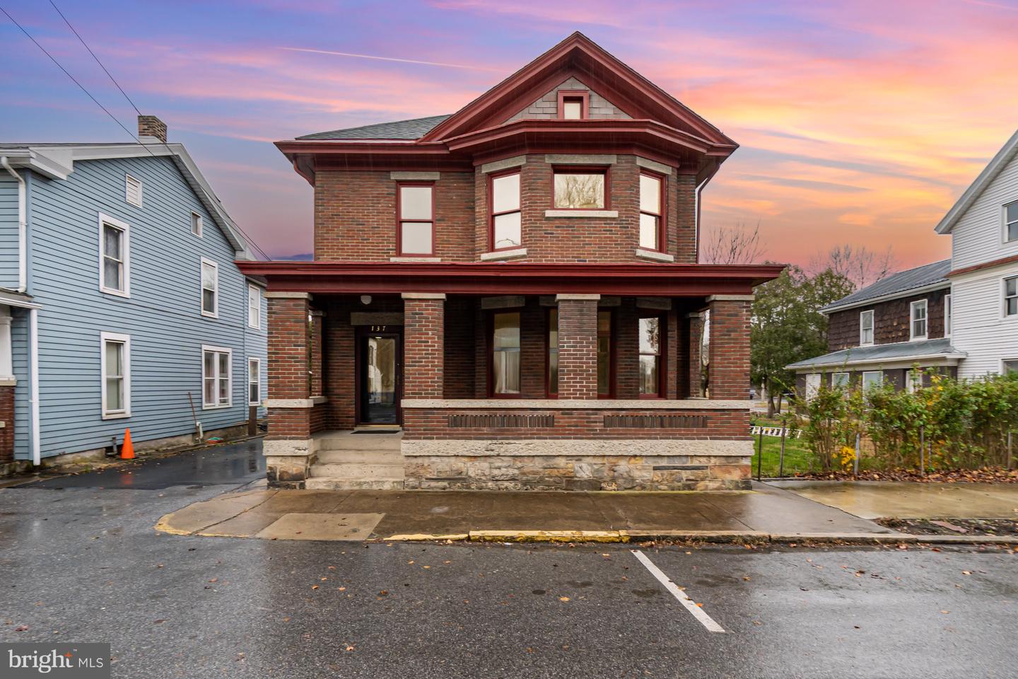 137 N 2nd Street, Newport
