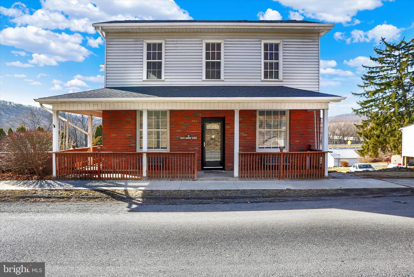 25 S Market Street, Millerstown