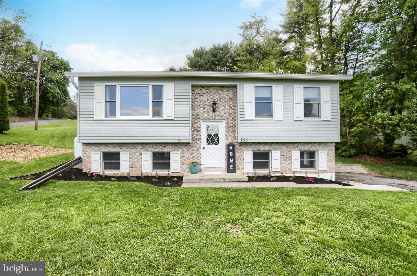 755 Green Hill Drive, Newport