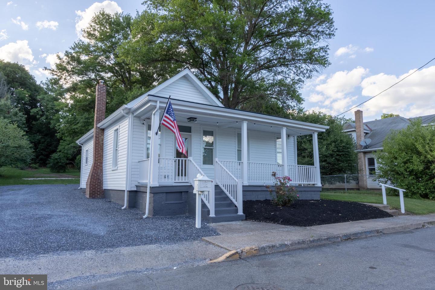 1103 N High Street