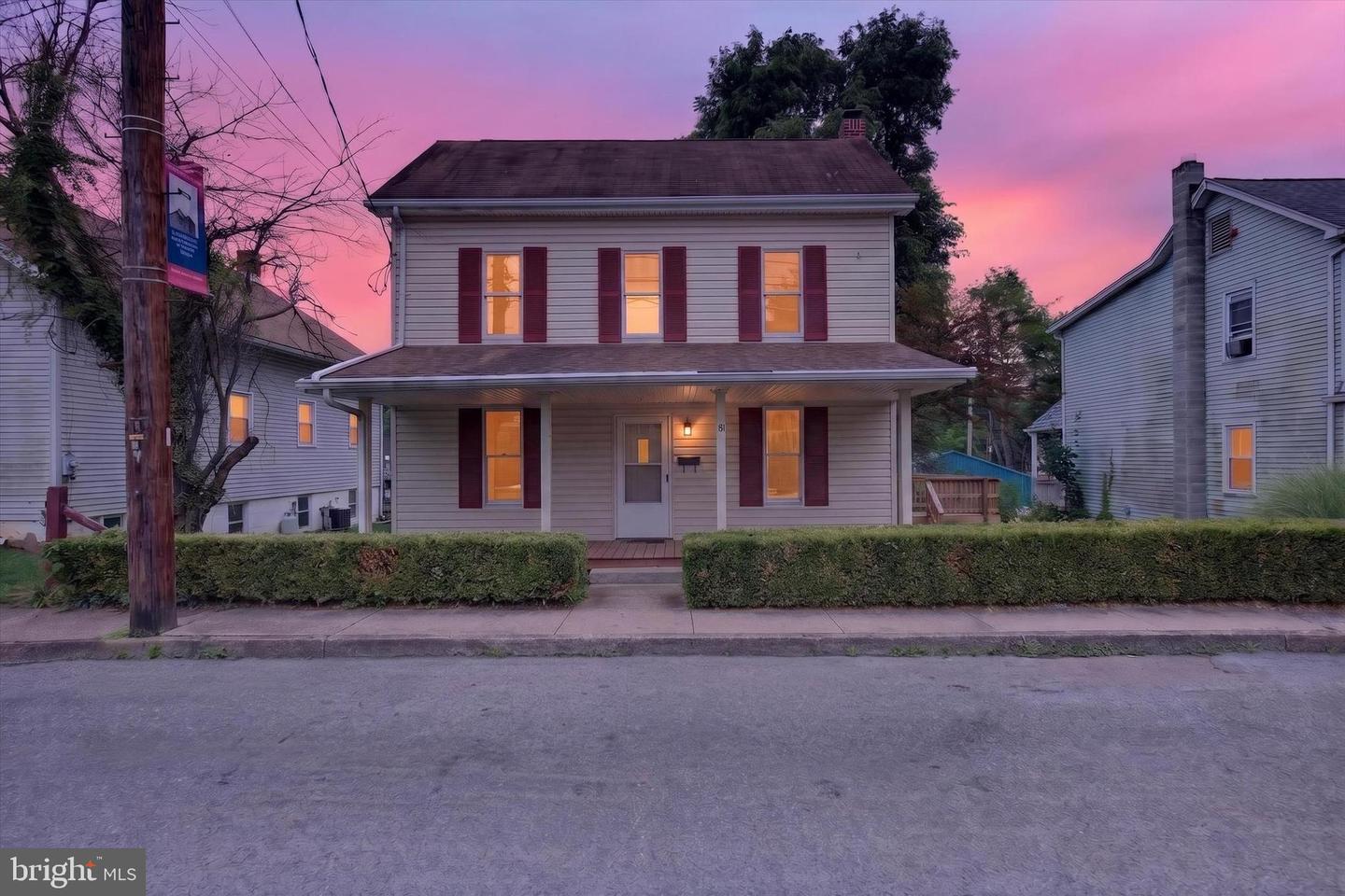 922 N High Street