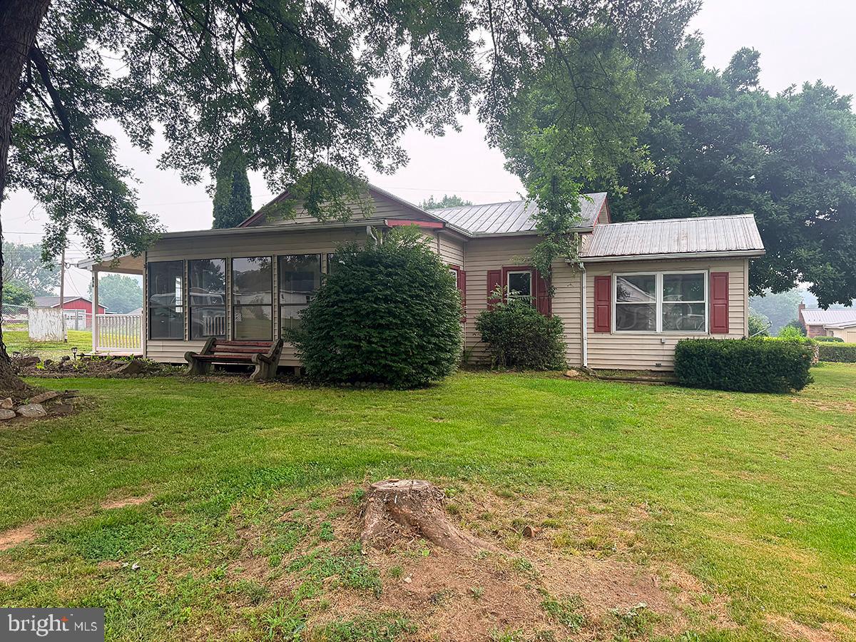830 Freedom Street, Newport