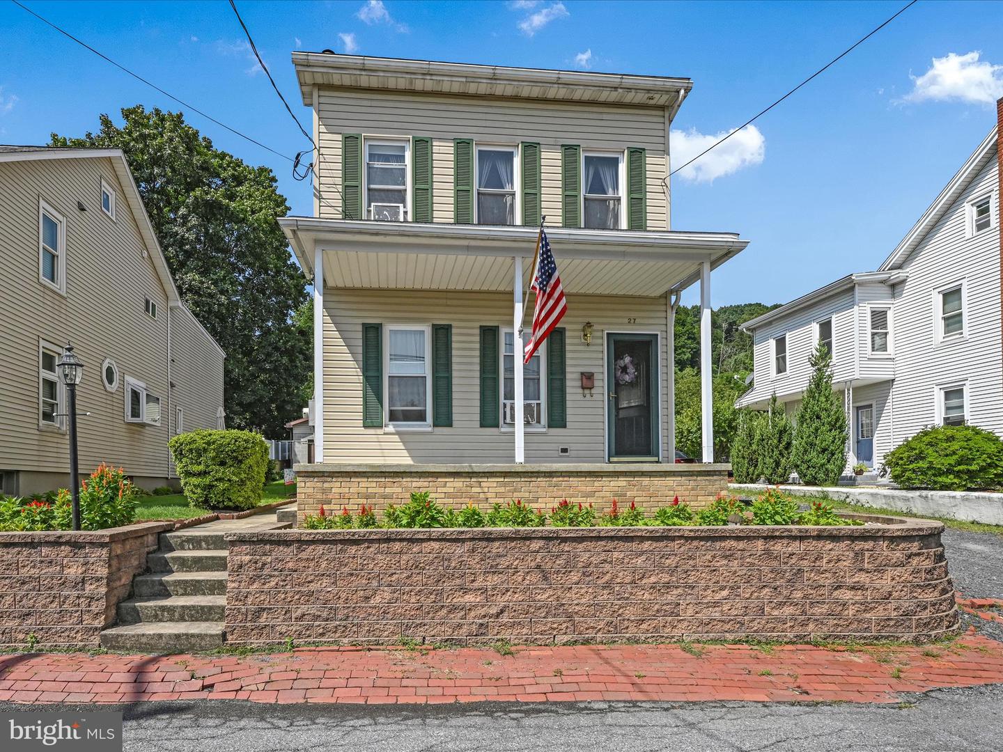27 Grove Street, Cressona