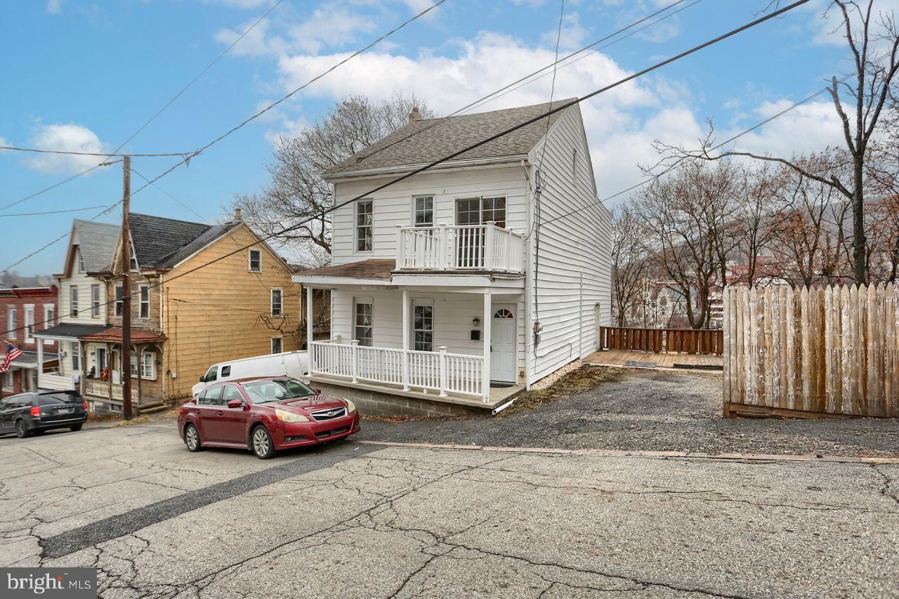 401 W Race Street, Pottsville
