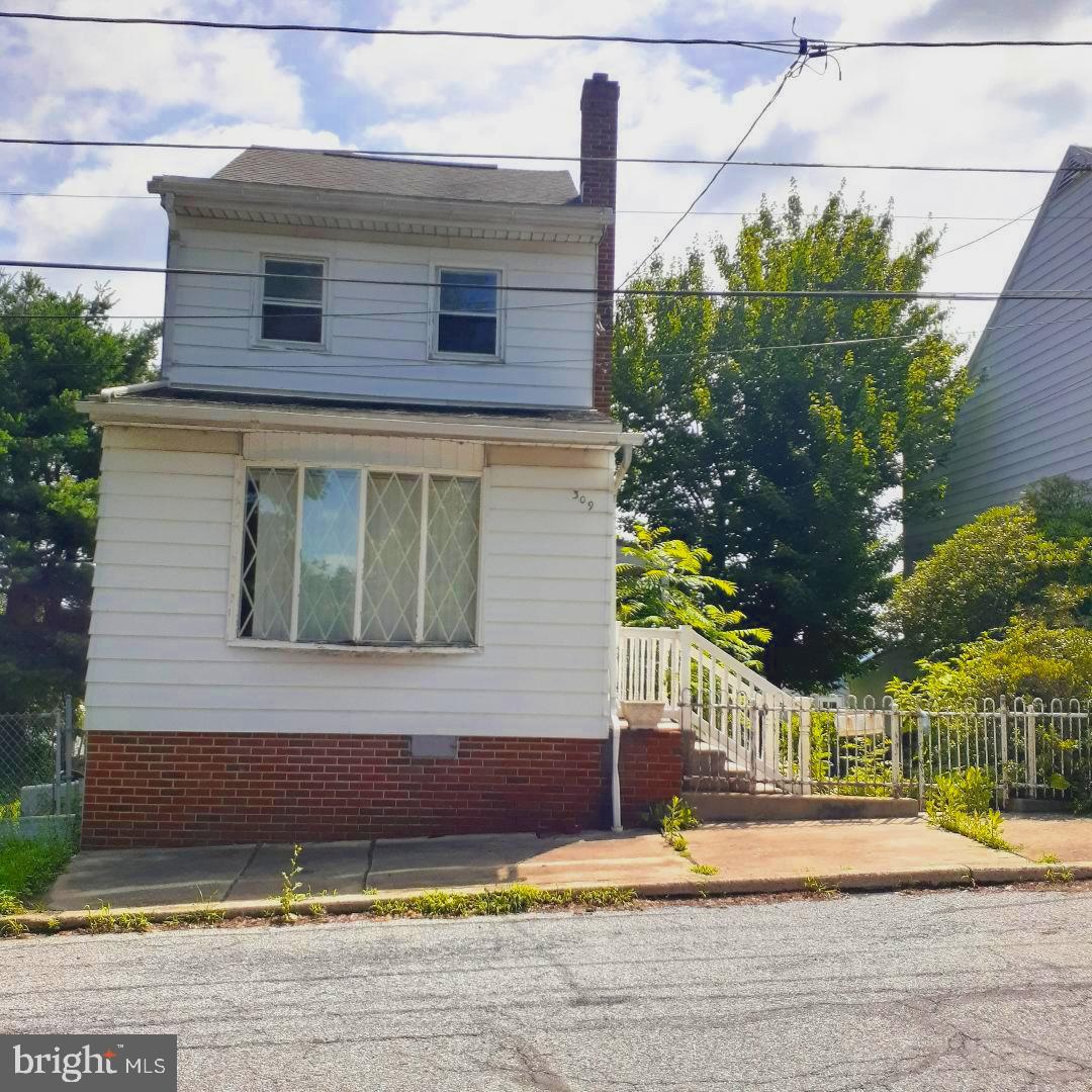 309 Chestnut Street, Saint Clair