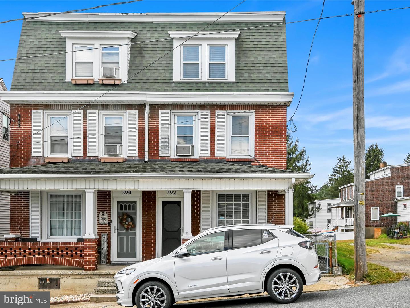 292 Wood Street, Cumbola