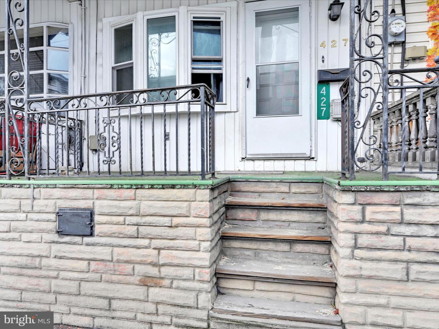 427 E Center St. Street