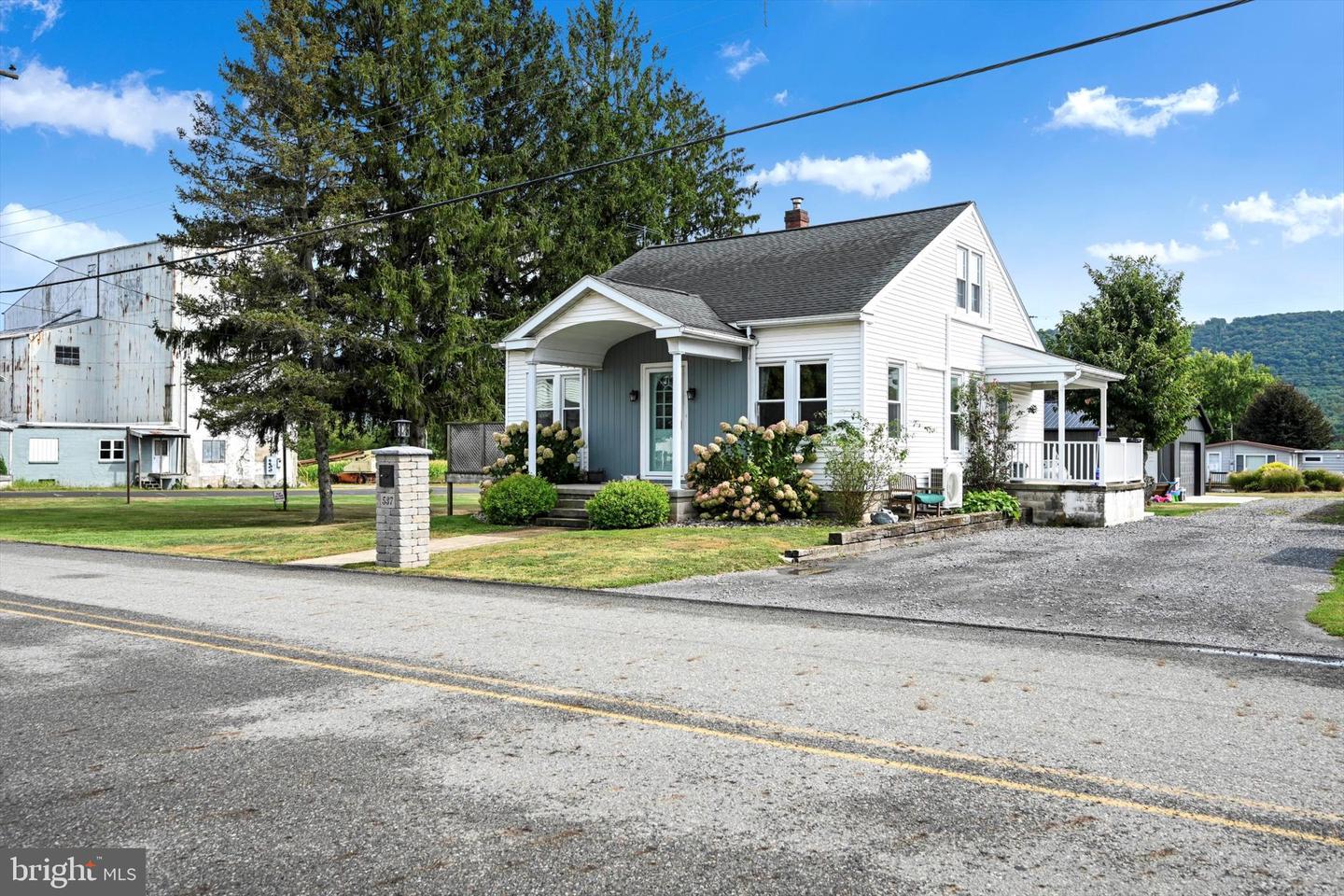 537 E Chestnut Street, Hegins