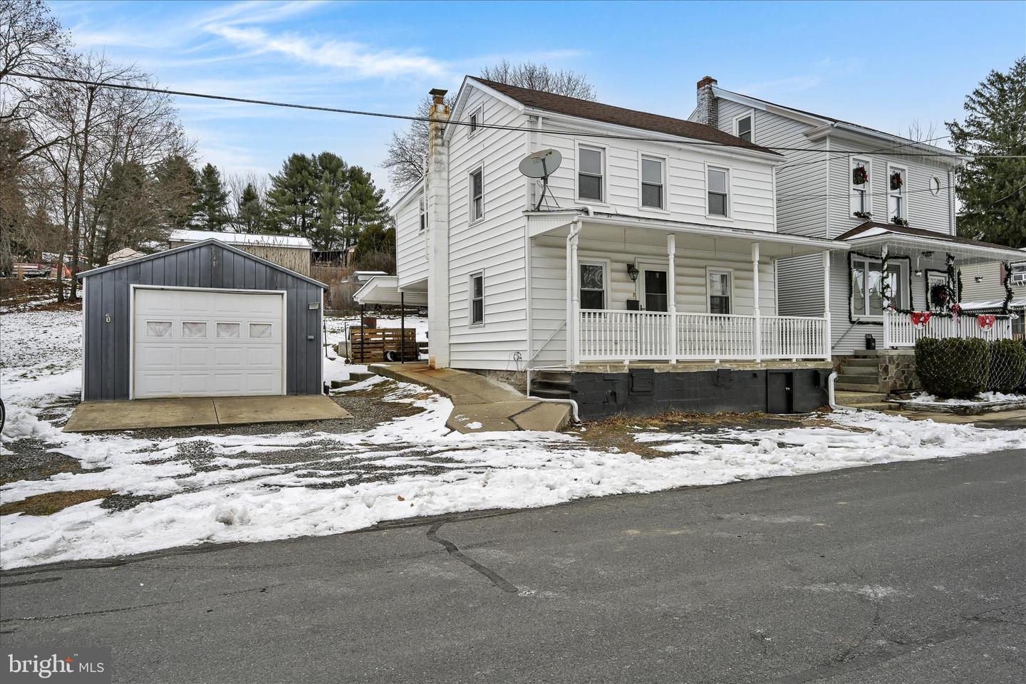 28 W Donaldson Street, Tremont