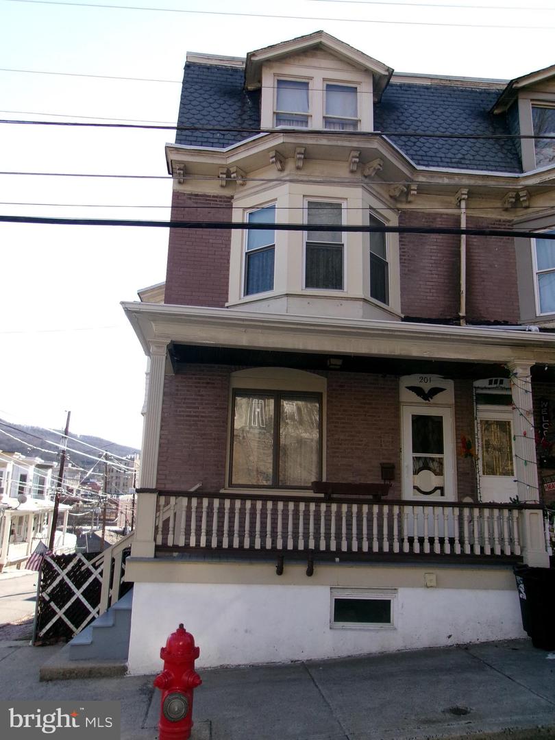 201 N George Street