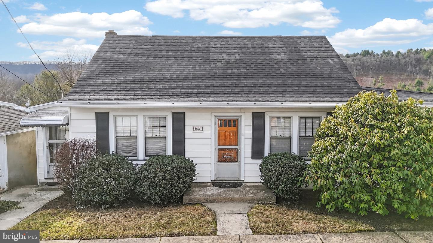 230 W Howard Avenue, Coaldale