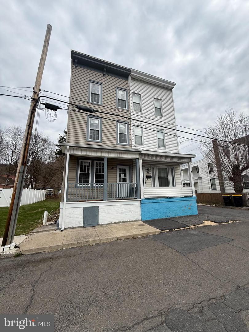 136 B Street