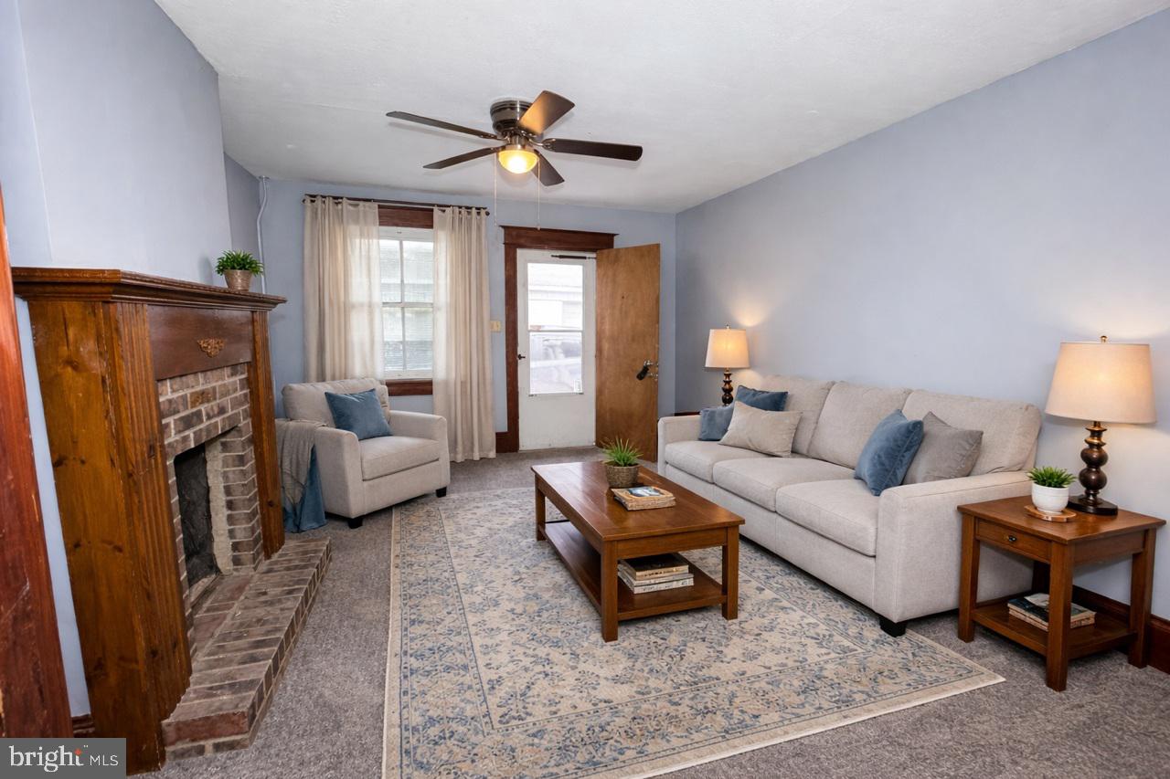 325 New Castle Street, Minersville
