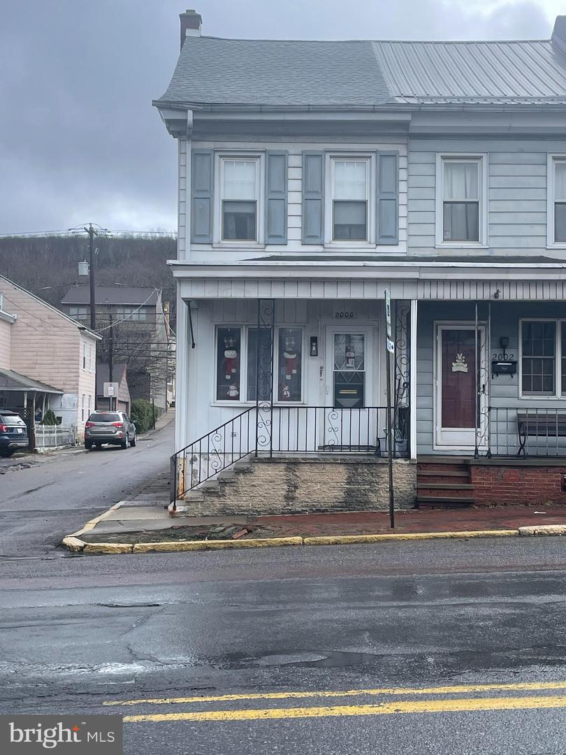 2000 Centre Street, Ashland