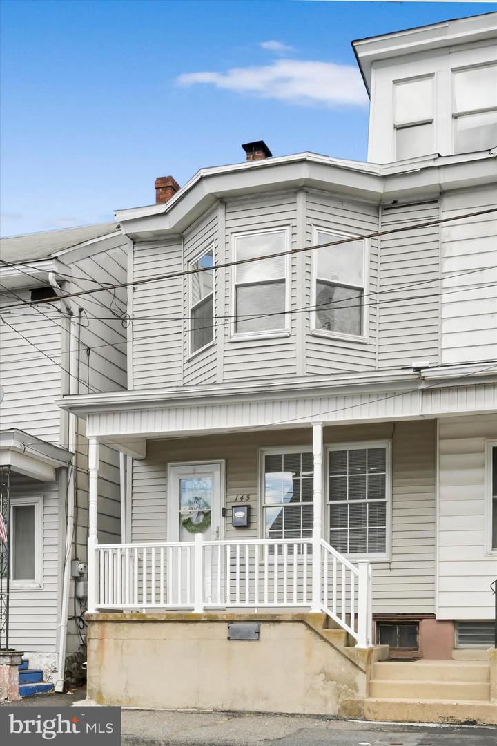 145 N Railroad Avenue, Frackville