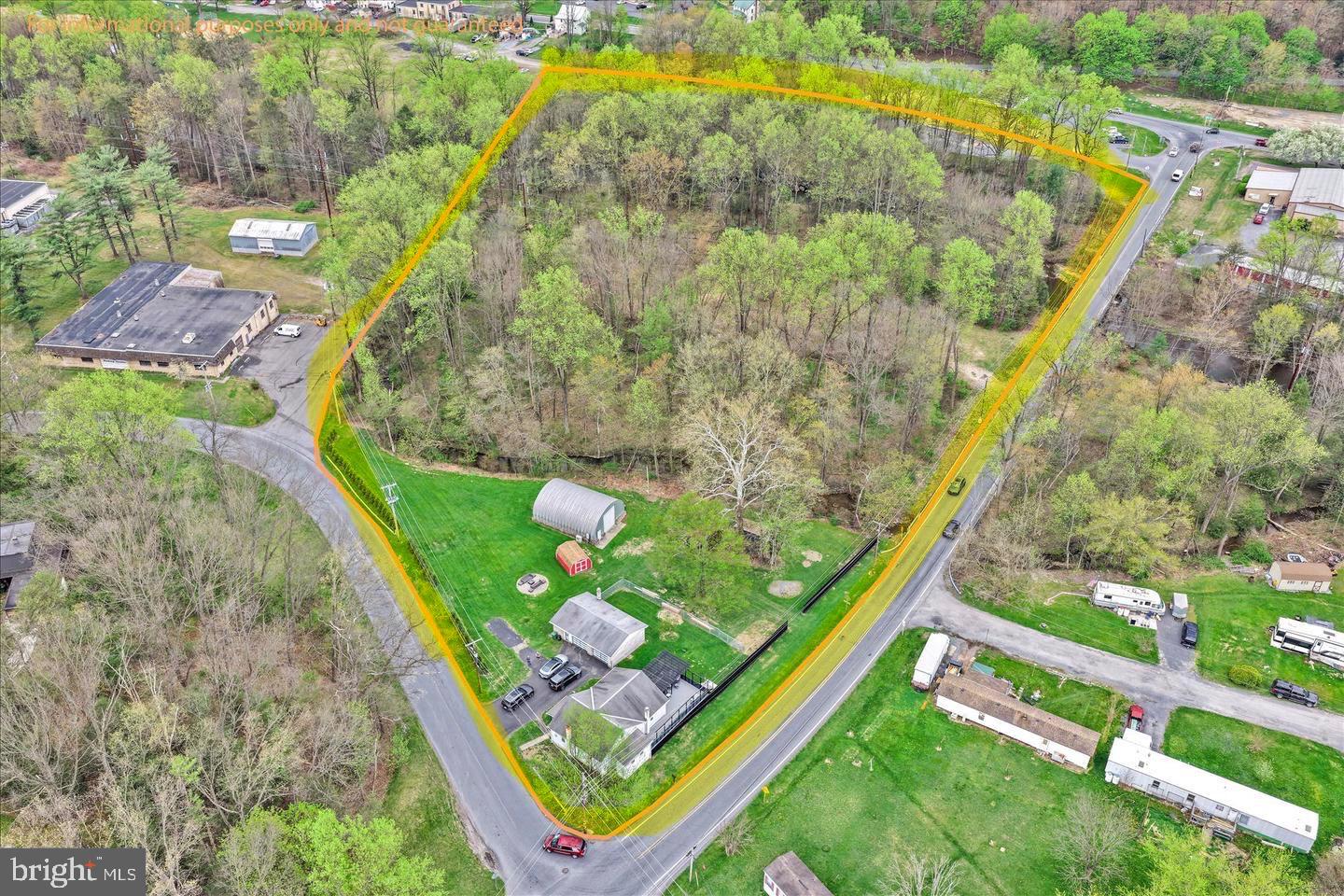 2 Lovers Lane, Pine Grove