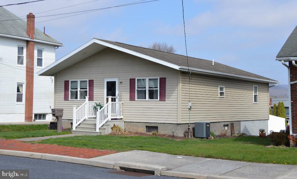 72 Schuylkill Street, Cressona