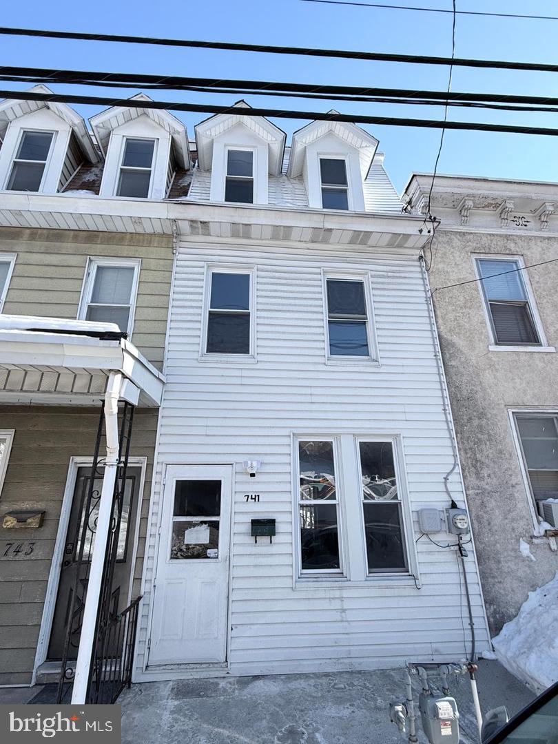 741 E Norwegian Street