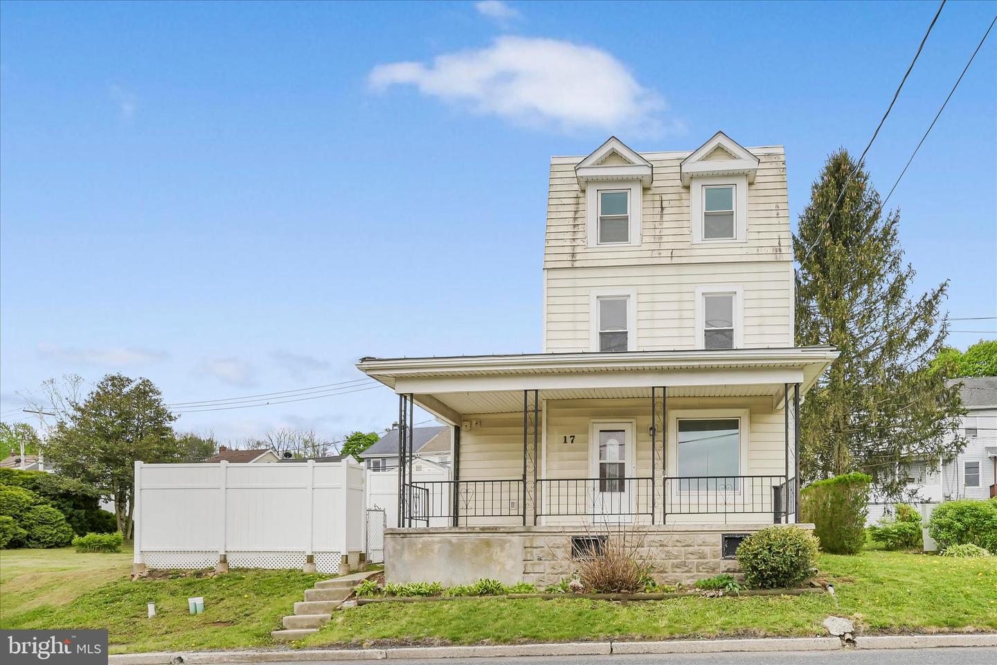 17 Schuylkill Street, Cressona