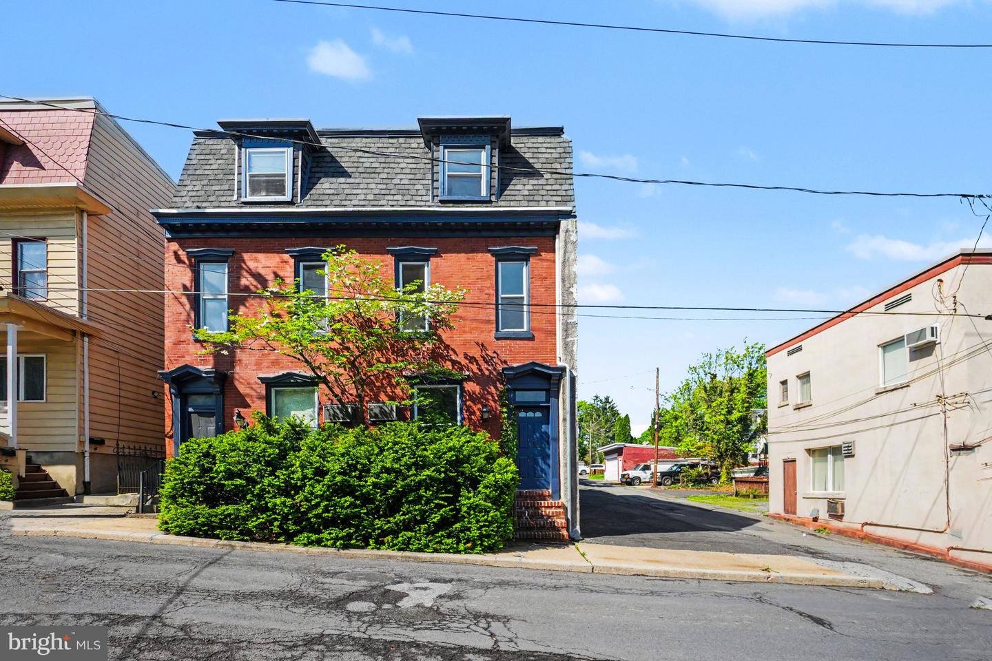 9 N 6th Street