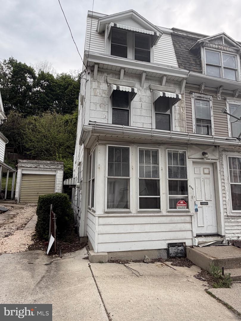 406 Laurel Street